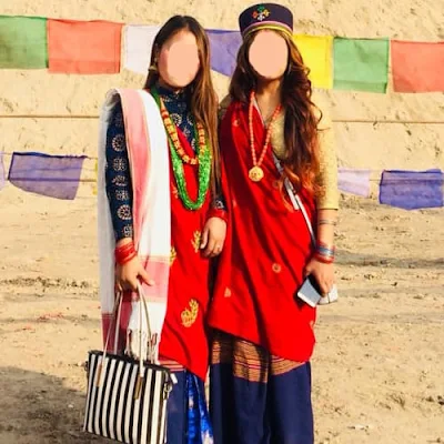 ネパールの伝統的な服 タマン族の民族服