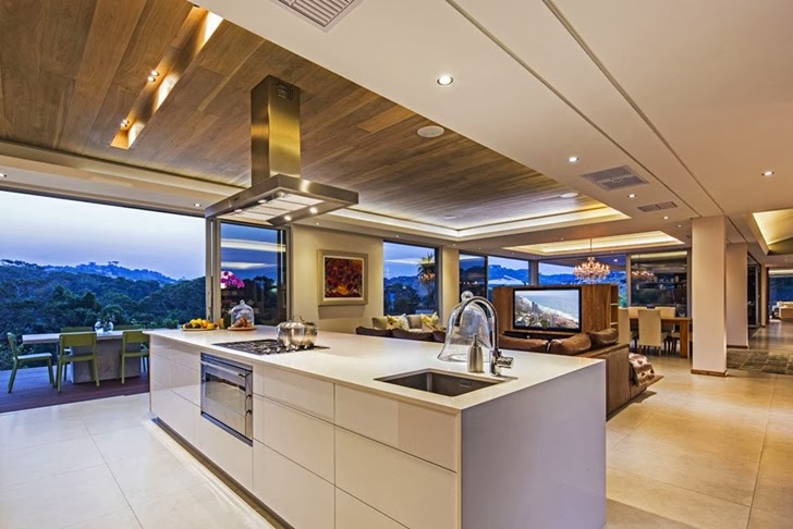 Open kitchen in Modern Mansion by Metropole Architects 