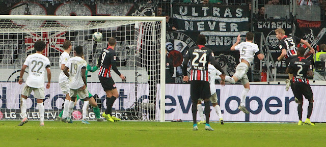 Eintracht Frankfurt 5-1 Bayern Munich: Boateng sees red as pressure mounts on Kovac