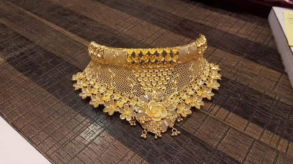 Latest Gold Choker Necklace Designs, gold choker designs, light weight gold choker, wedding choker designs, gold necklace, fancy wedding necklace choker, Samanta Jewellers Gold Choker Necklace Designs