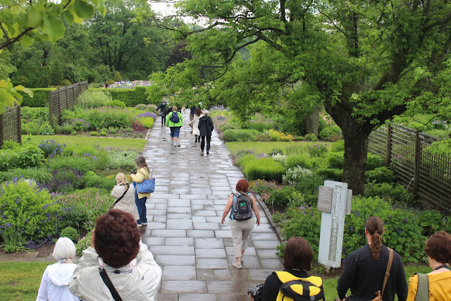 The entrance to the Laking Garden