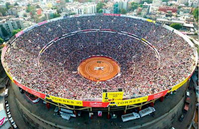 corrida toros plaza cdmx mexico llena 45000 aficionados taurinos