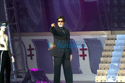 Big B, Shahrukh, Salman and Akshay perform for Cintaa Superstars Ka Jalwa image