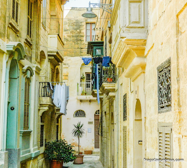 Balcões malteses em Birgù (La Vittoriosa) em Malta