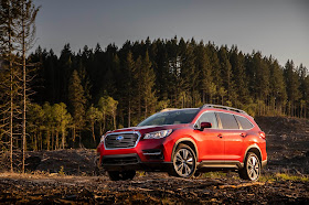 Front 3/4 view of 2019 Subaru Ascent