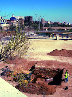 Obres valencianes: al fons i escarbant