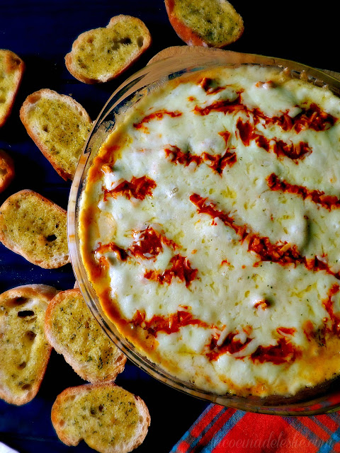 Buffalo Chicken Dip with Salsa Valentina - lacocinadeleslie.com 