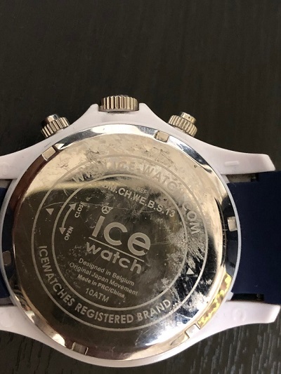 ice watch 腕時計 裏側