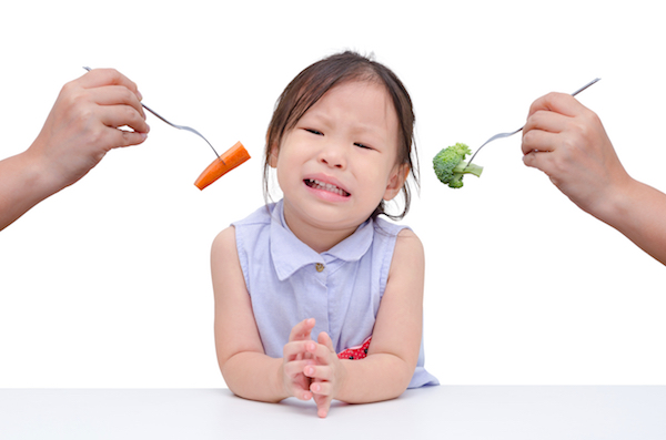 Dùng thuốc bổ hay sữa kích thích ngon miệng cho bé biếng ăn có tốt không?