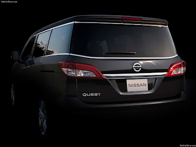 family car Nissan Quest 2011