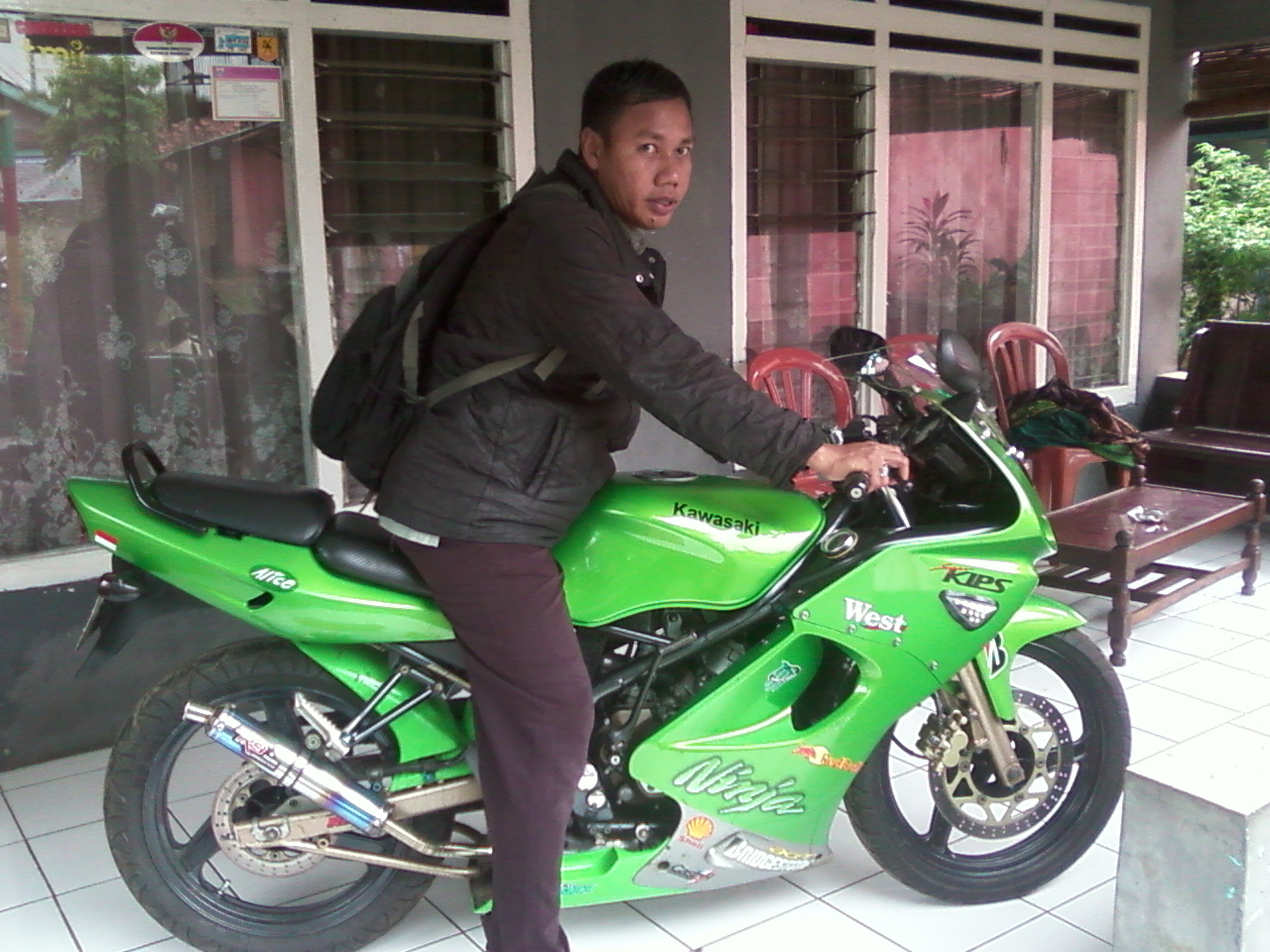 Belum Ada Judul DIJUAL MOTOR KAWASAKI NINJA RR 150 CC