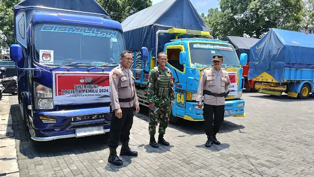 TNI-Polri di Kalimanah Kawal dan Amankan Logistik Pemilu 2024