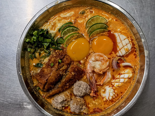 Jeh_O_Chula_Tom_Yum_Mama_Noodle_Supper_Bangkok