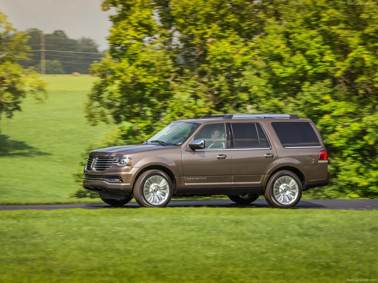 Hình ảnh xe ô tô Lincoln Navigator 2015 & nội ngoại thất