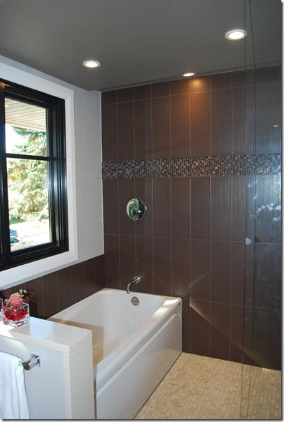 ensuite tub