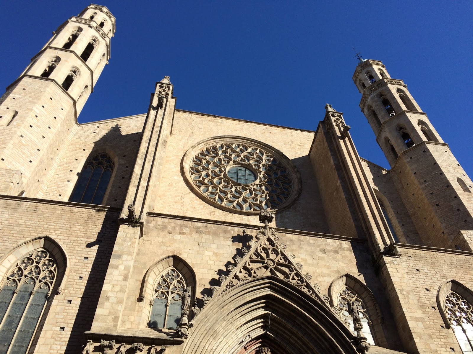 サンタ・マリア・ダル・マル教会（La església de Santa Maria del Mar）