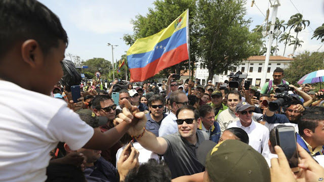 Legisladores de EE. UU se encuentran en Cúcuta para seguir de cerca la entrega de la ayuda humanitaria.