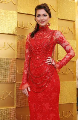 luna maya telanjang