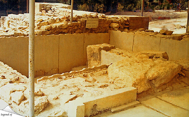 ミノア文明・クノッソス宮殿遺跡・聖所・「聖なる浴場」Ritual Bath, Knossos Palace／©legend ej