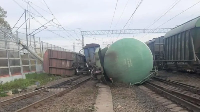 Столкновение поездов РЖД на станции Гатчина-Товарная-Балтийская