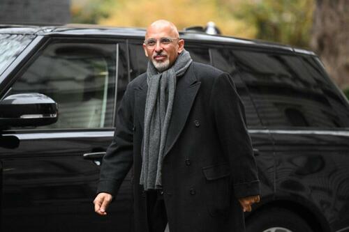 Nadhim Zahawi, Conservative Party chairman and minister without portfolio, arrives at 10 Downing Street for a Cabinet meeting, in London, on Nov. 29, 2022.