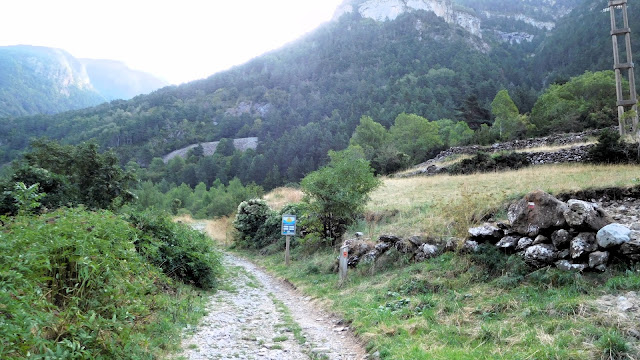 Canfranc Pueblo, Puente de los Peregrinos