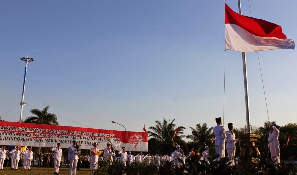 cerkak-bahasa-jawa-pengalaman-pribadi-tema-peringatan-kemerdekaan-hut-ri-17-agustus