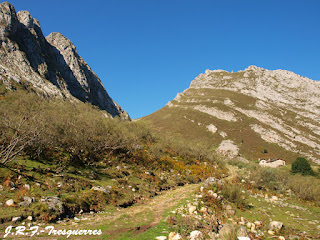 La Cuchilla y Peña del Sellar desde Valdebezón