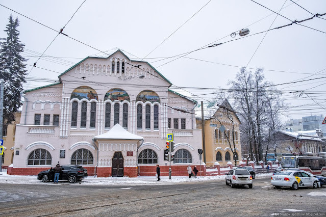 Крестьянский поземельный банк - главный вход