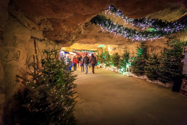 valkenburg christmas caves