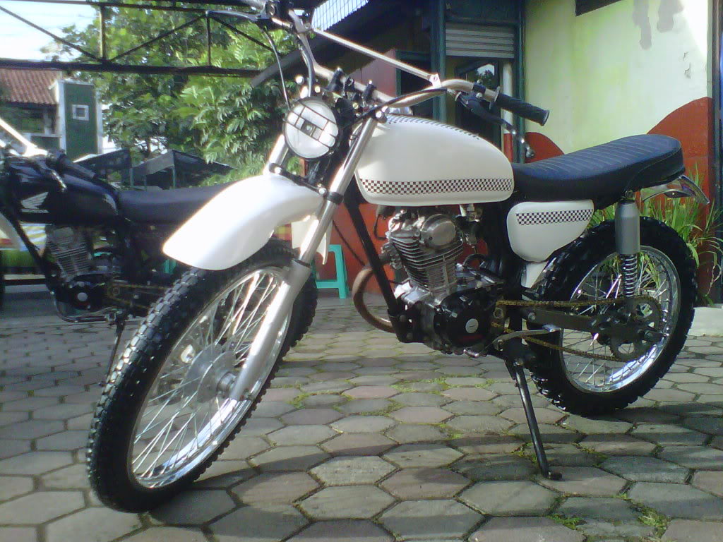  modifikasi  trail  klasik retro  