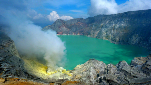 By Day, this is Wonderfull Indonesian Volcano