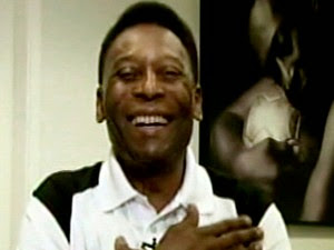 Pelé melhora e retira cateter usado em hemodiálise, diz hospital