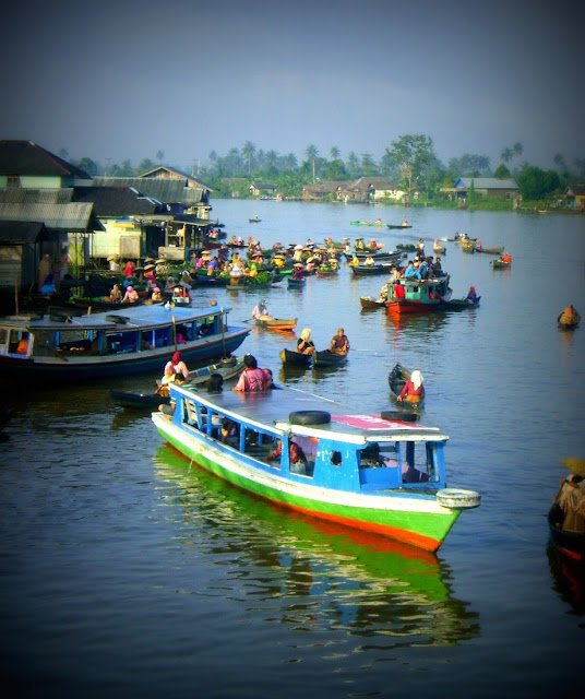 pasar terapung lok baintan