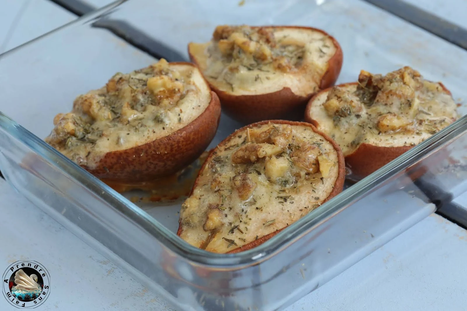 Poires gratinées au Roquefort et aux noix