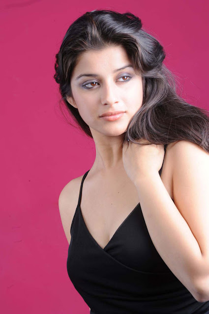 Actress Madhurima HD Images