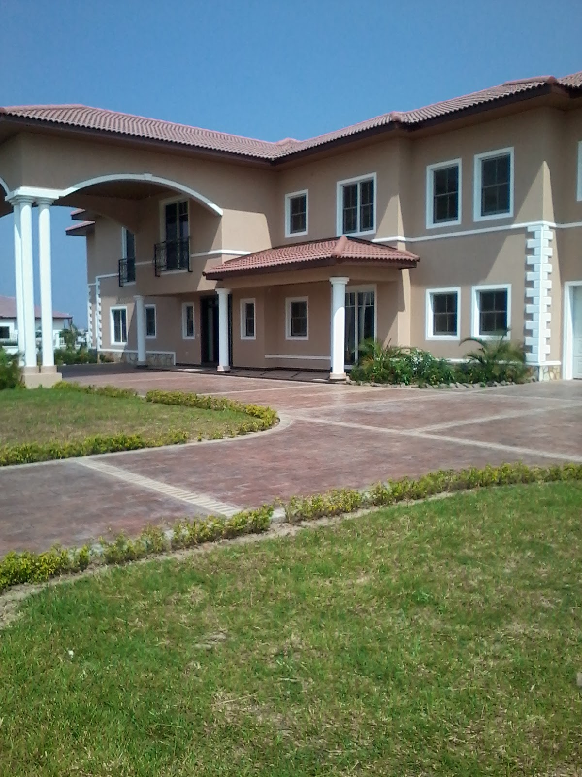  House for sale, Trasacco Valley Accra Ghana, click on this link for more information , call 0241244552 or email leon@sphynxpc.com