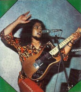 Gitar-gitar Rhoma Irama sang dewa gitar indonesia 