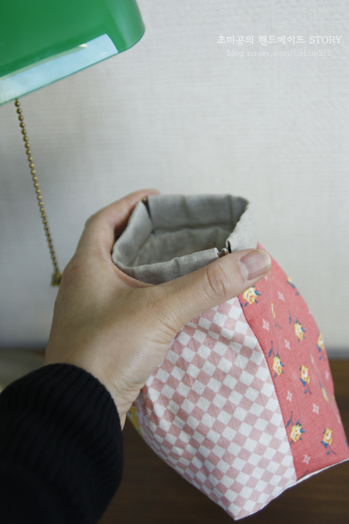 How to Sew Fabric Gift Bags - Free Photo Tutorial. 