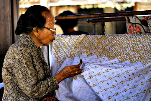 Proses Pembuatan Batik  mulai dari bahan kain mori putih 