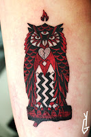 Tattoo Yonni-Gagarine : Twin Peaks Owl Black Red tattoo