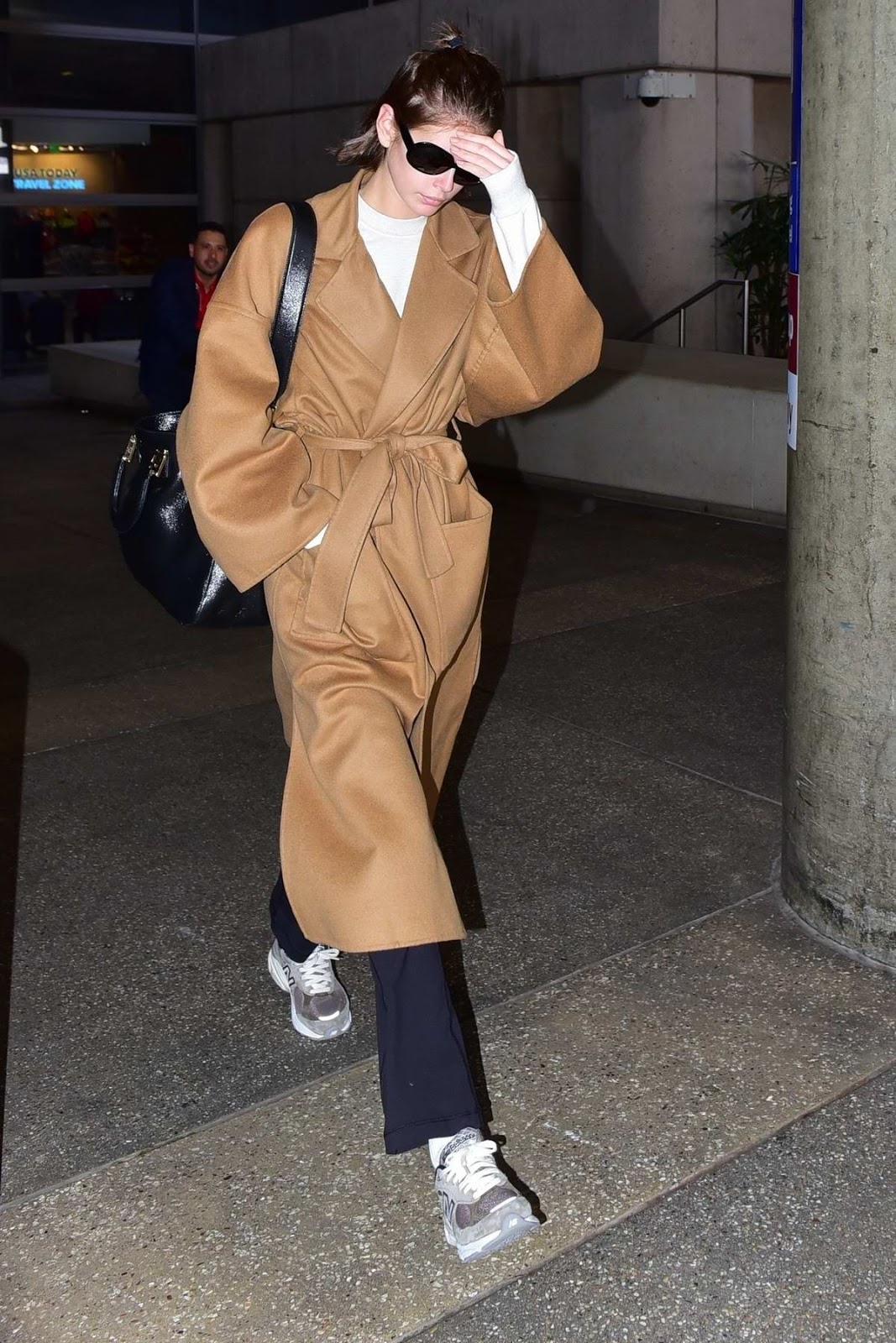 Kaia Gerber travel fashion girl latest photo