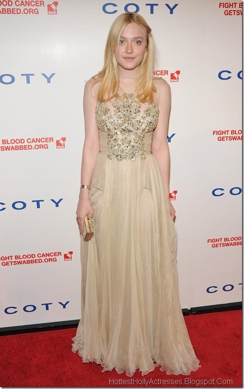 Dakota Fanning Hot Pics on Red Carpet 7