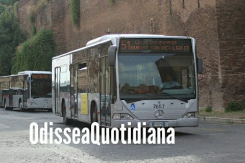 Per i trasporti a Roma fermate in città dei mezzi extraurbani e bus turistici riconvertiti