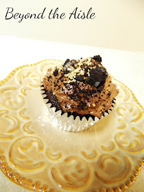 "Gold Rush" inspired Pay Dirt Cupcakes - Beyond the Aisle