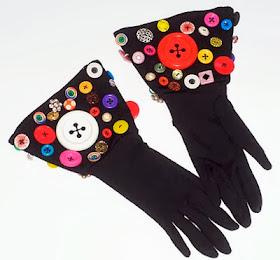 http://www.splendidhabitat.com/wp-content/uploads/2014/02/kelly-button-gloves.jpg