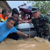 Padang Dilanda Banjir, Personel Kodim 0312 Evakuasi Warga