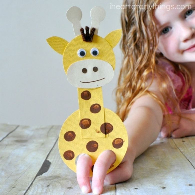 Giraffe finger puppets craft