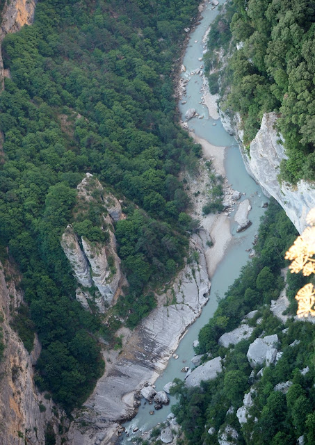 Verdon, gorges du verdon, annot, castellane, durance, mercantour parc national, les grès d’annot, la palud sur verdon, gieren, lammergieren, monniksgieren, alpenmarmot, gems, wolf, wolven, colmars les alpes, Col d'Allos,  Barcelonette, Pic des Trois Évêchés, Tête de la Sestrière, Mont Pelat,  alpensneeuwhoenen, Lac d'Allos, Cascade de la Lance, Route des Crêtes du Verdon, Samson passage, de Styx,