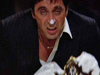 Al Pacino e la cocaina in ''Scarface''